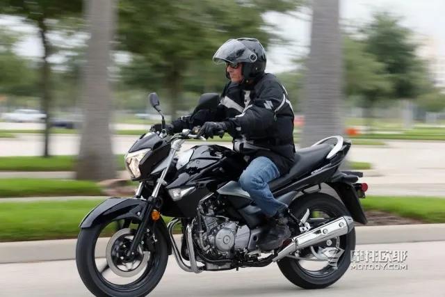 为什么说豪爵铃木DL250是入门级探险旅行车的佳选