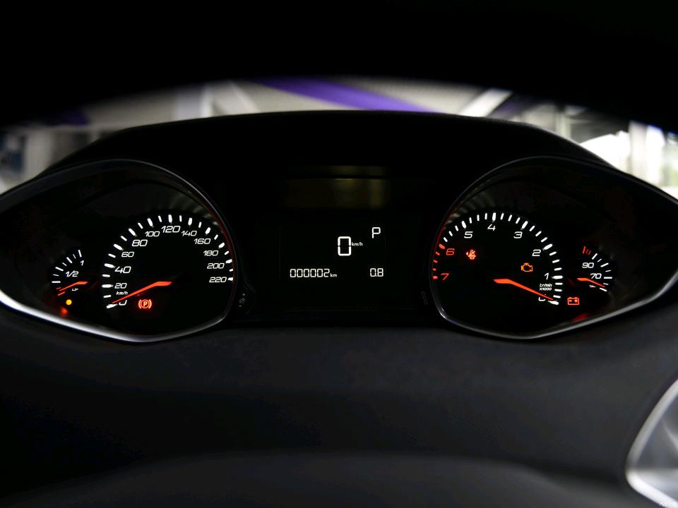 标致308s与高尔夫哪个性价比高,标致308s和高尔夫7对比试驾