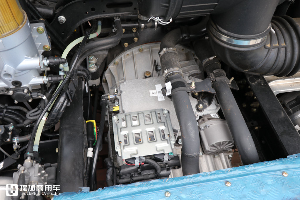 东风天龙旗舰kx王者版顶配,东风天龙kx卡车国六旗舰版