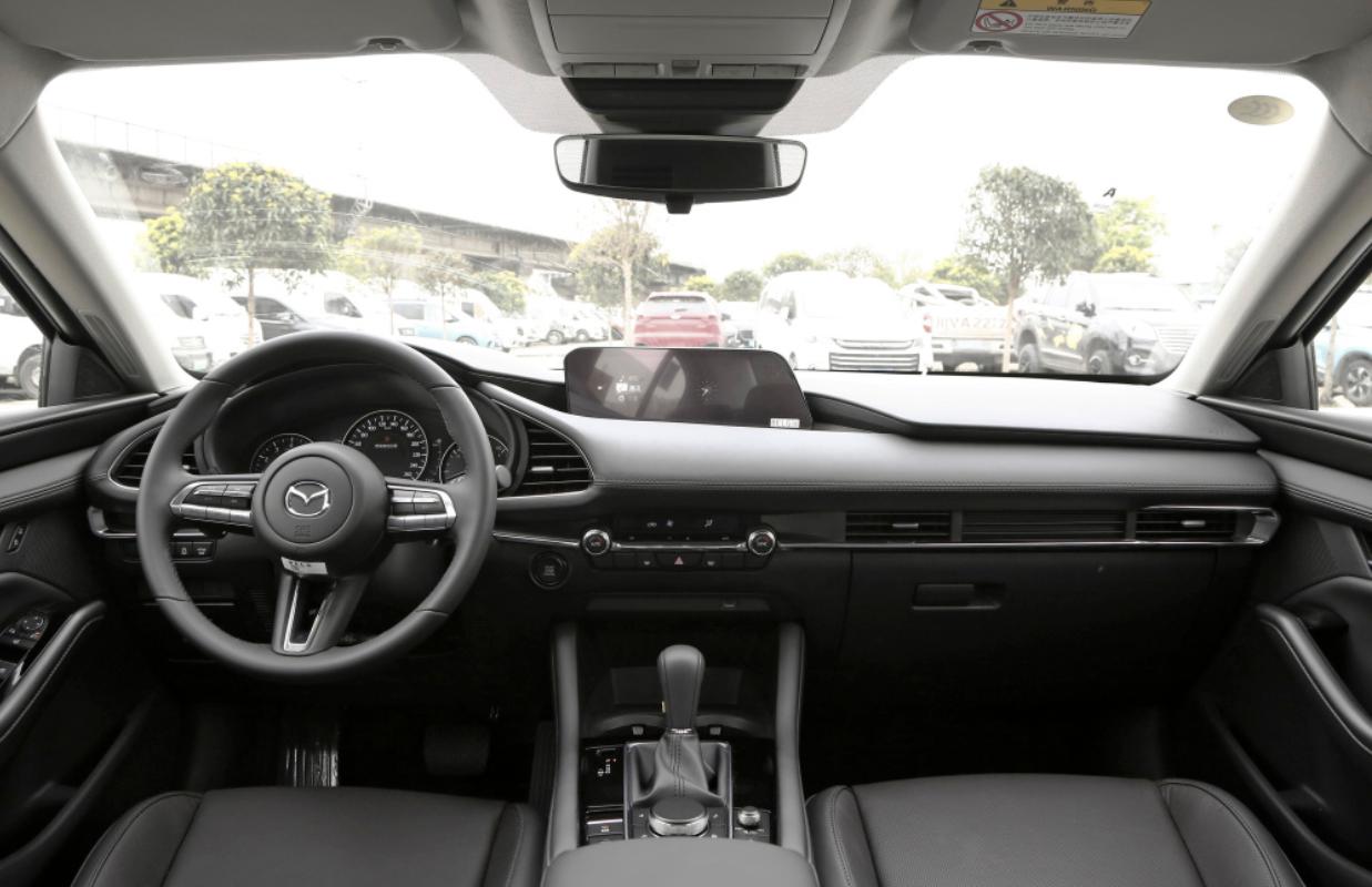 马自达3昂克赛拉次世代有多好,曾经的神车皇冠