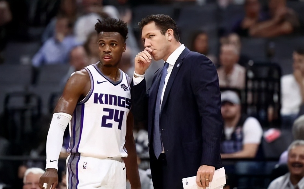 国王顶薪续约福克斯,福克斯已成国王重建基石