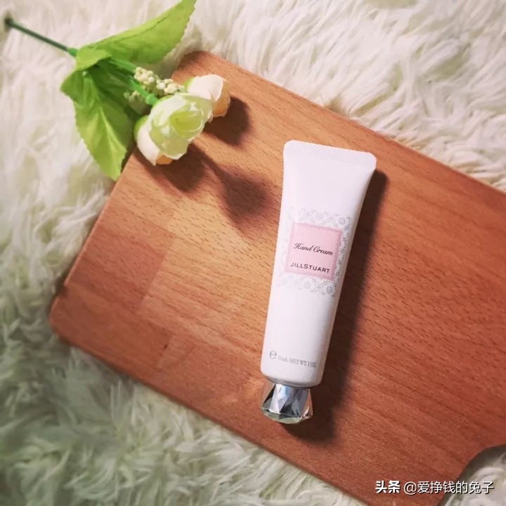 洗面奶爽肤水精华乳保湿霜怎么用,洗面奶爽肤水保湿霜正确用法