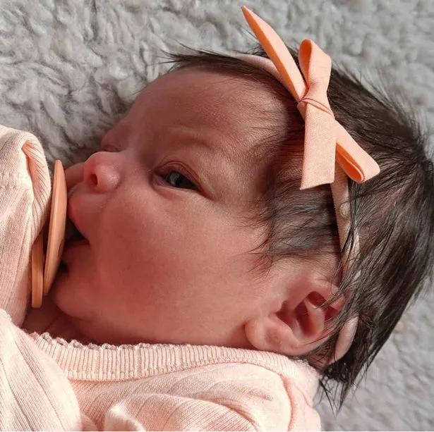 人工授精太贵,英国女子购买针筒看视频自学DIY,居然一次成功了