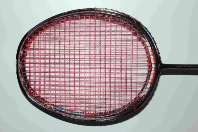 进攻型羽毛球拍推荐排行榜前十名,快速进攻高端羽毛球拍推荐