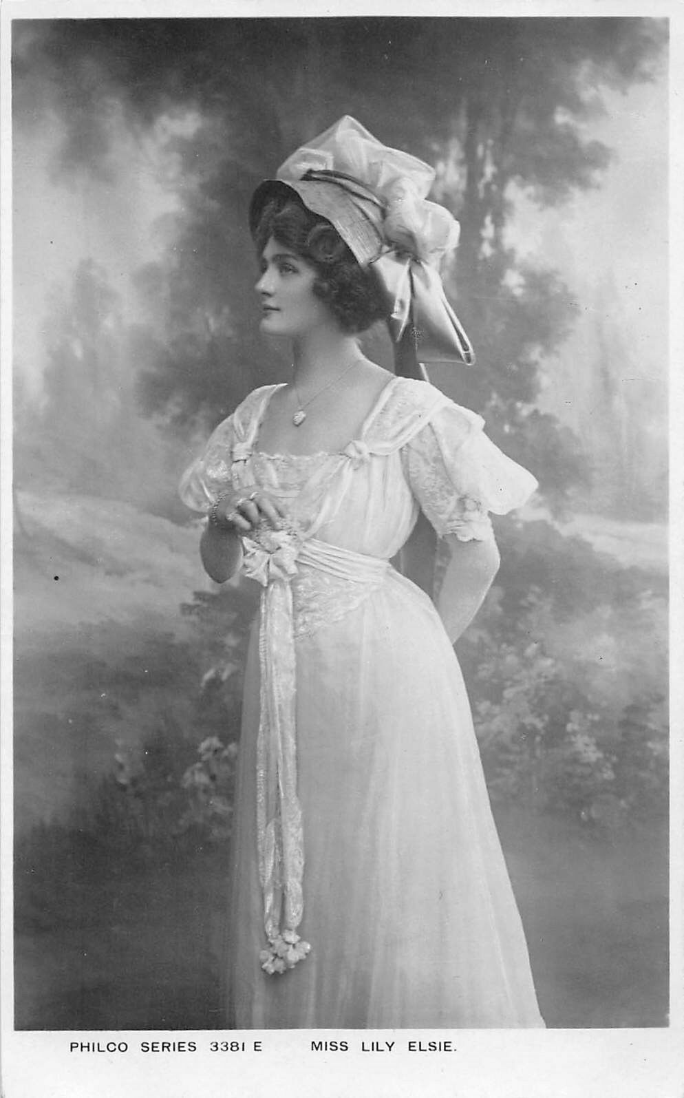 英国名伶莉莉·埃尔茜与爱德华时代服饰嬗变