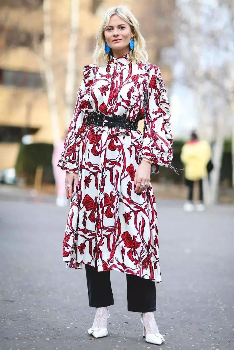 别再露脚踝了,今冬不流行露脚踝了露袜才更时髦