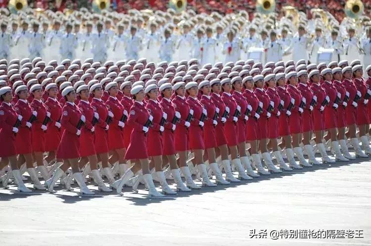 上过战场的ak47突击步枪,85式冲锋枪在实战中表现