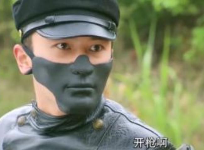 继“手撕鬼子”之后，又一抗日神剧设定出现了，让人更加哭笑不得