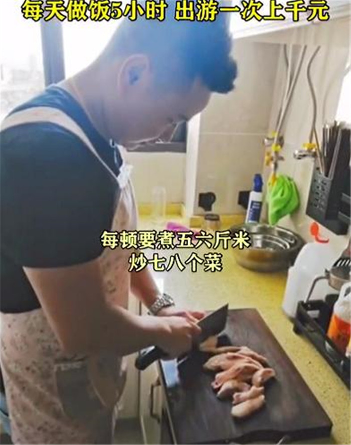 土豪舅舅带外甥购物,舅舅带14个外甥逛超市结账时细节