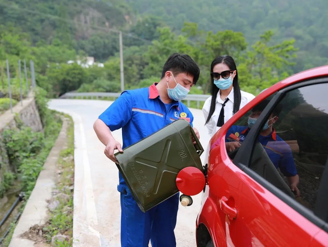 汽车半路抛锚急救电话,车子半路坏了求救电话