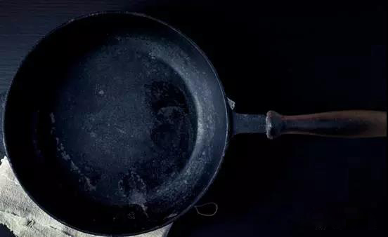 百炼钢花纹钢高锰钢的区别,百炼钢和千层钢的区别