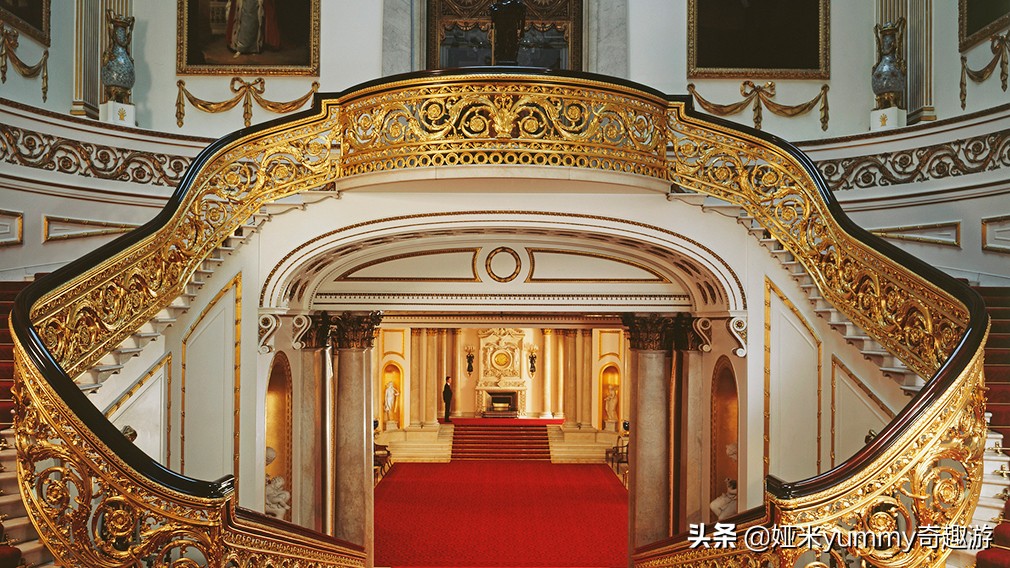 白金汉宫是女王的宫殿吗,伊丽莎白二世白金汉宫阳台
