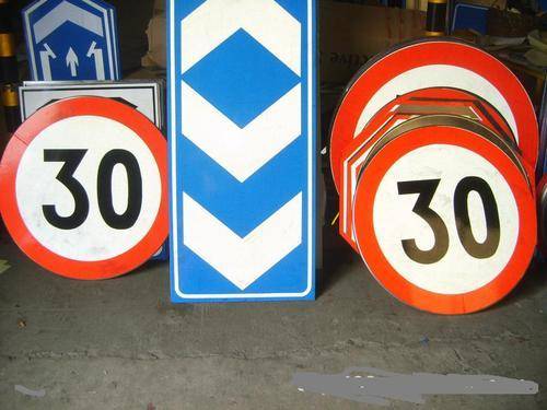 高速限速新规违章怎么处理,高速没有明确限速标志路段被罚款