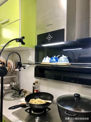 油烟不过脸，爆炒不怕呛，布克新一代拦截式油烟机解决厨房痛点