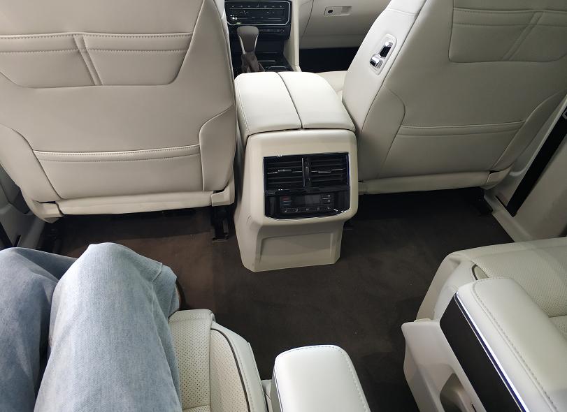 大众巍昂mpv,大众巍昂到店