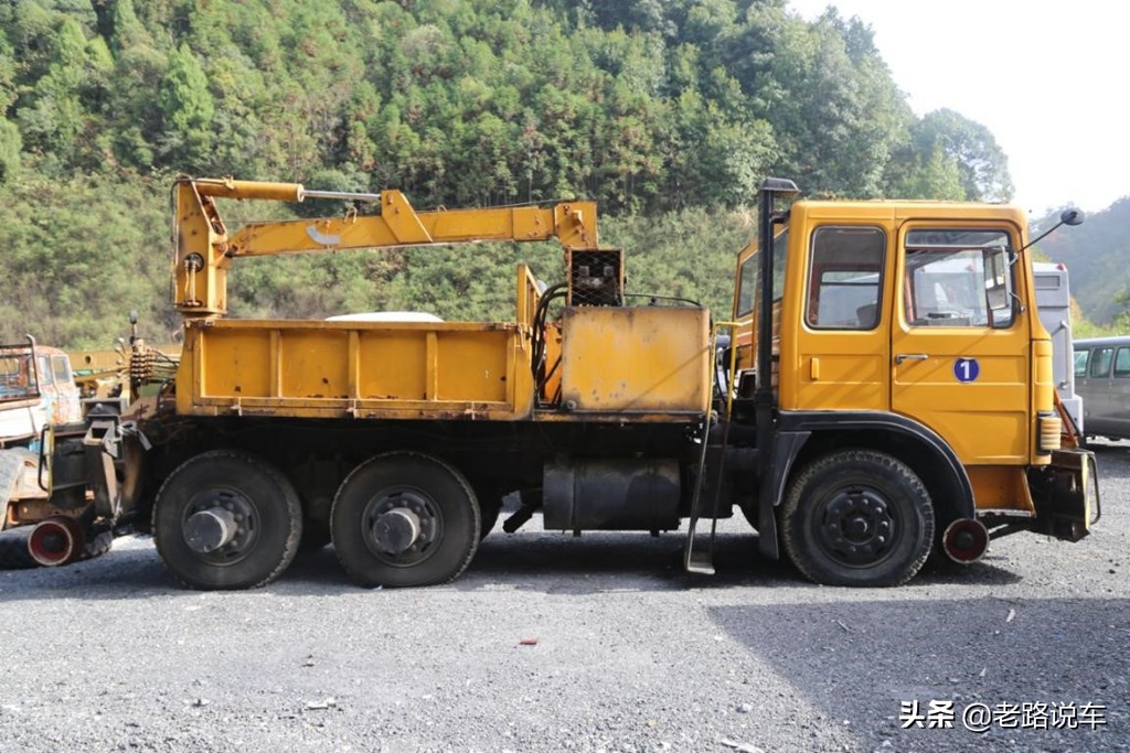 斯太尔血脉超级少见的黄河牌JN3261公铁两用卡车