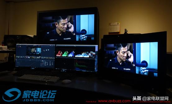 索尼蓝光ax700与x800m2哪个好 (索尼4k蓝光x700)