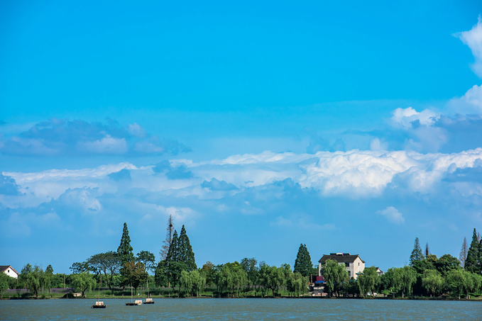 初夏品风凉饭，南北湖商玉客栈，推窗有山水