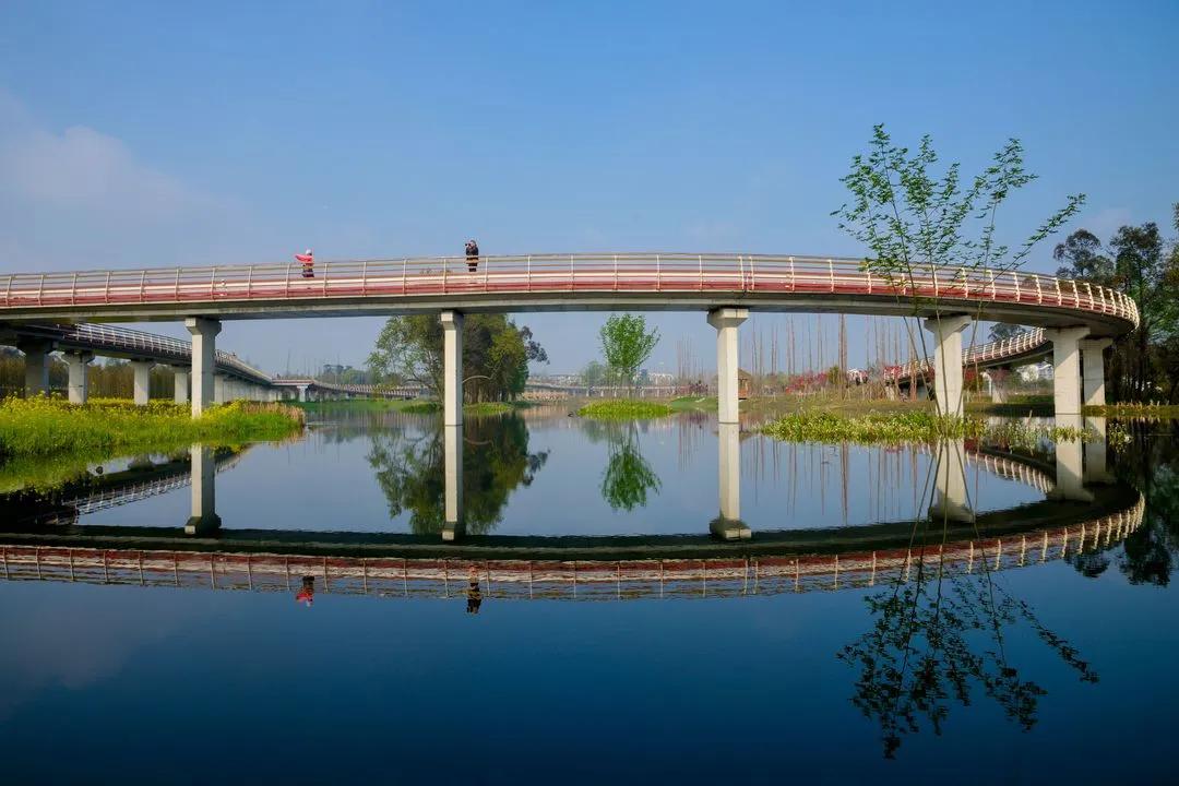 你好，我叫郫都，这是我的最新简历