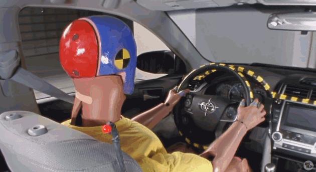 新老凯美瑞用车感受对比：新款开起来竟有一股德味儿