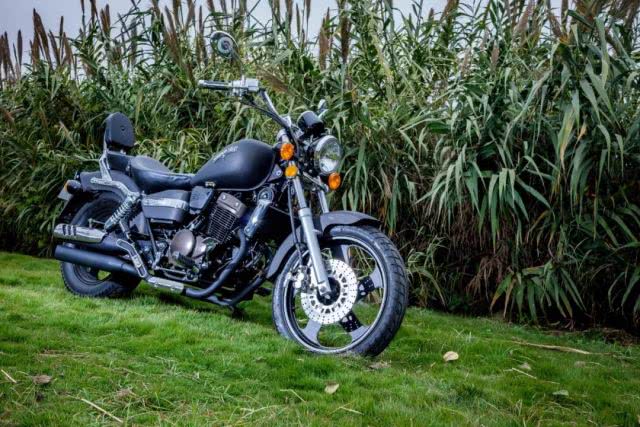 1.68万元的国产太子车,造型经典,250cc水冷引擎,极速114