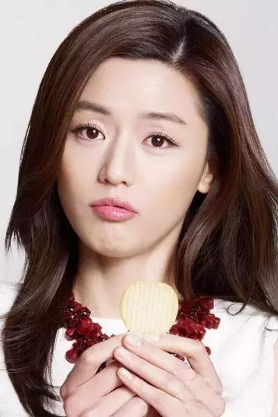 速学化妆上哪里学,化妆步骤初学者七个必备彩妆