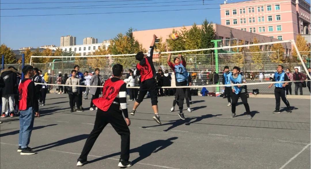 飞扬吧，青春——记鞍山师范学院“阳光体育节”