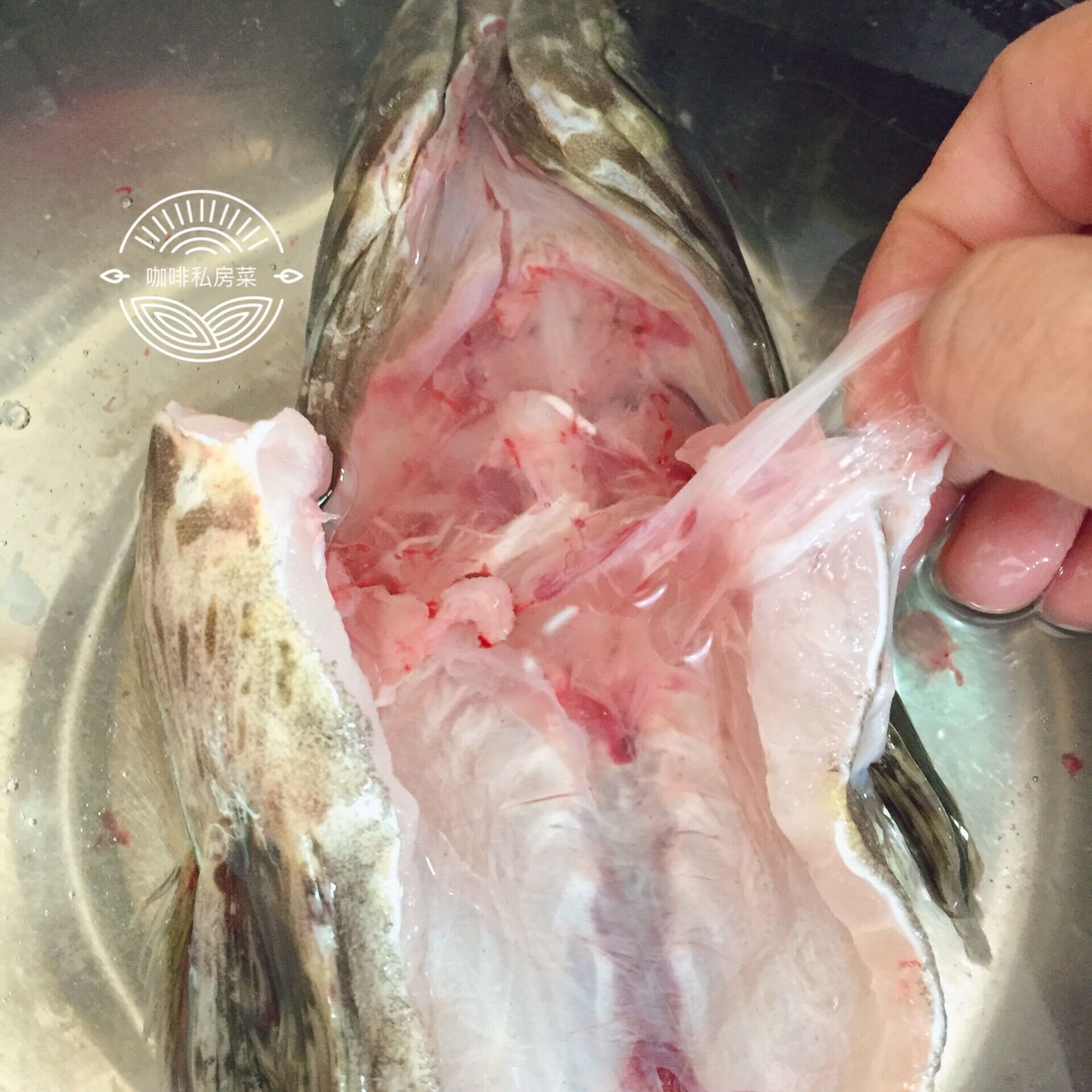 怎样清蒸鱼又嫩又好吃的简单方法,清蒸鱼记住这些小技巧鲜嫩美味