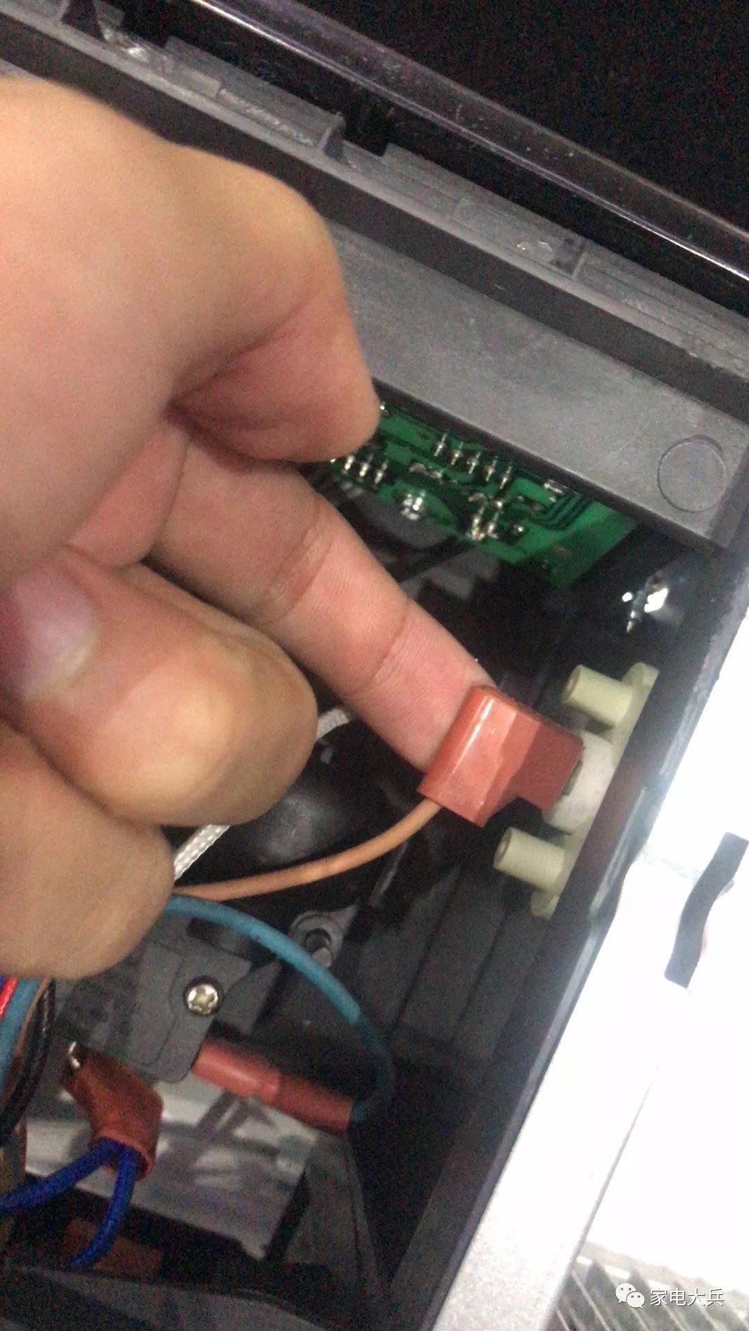 油汀跟踢脚线取暖器用电实测,小太阳取暖器实验