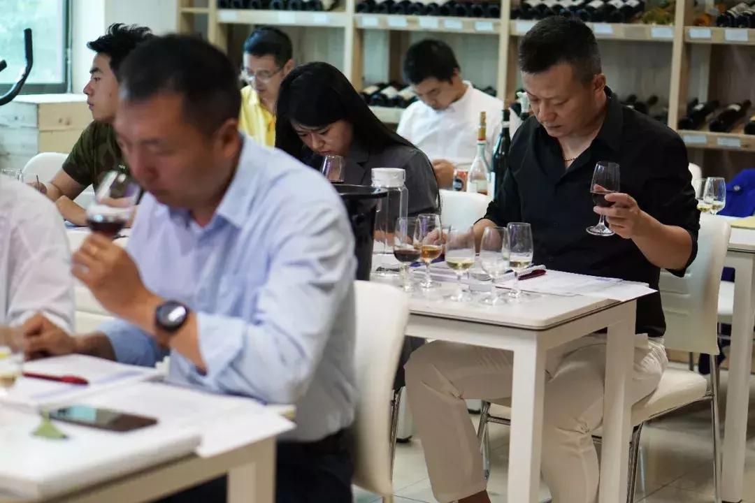 「西安」成为葡萄酒达人1月UAWSWSET第二级葡萄酒与烈酒认证课