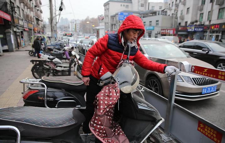 电动车电池鼓包有什么补救方法,电动车电池鼓包了还可以修复吗