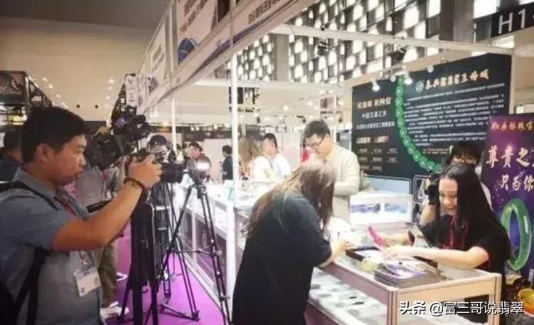 翡翠知识大科普绝大多数人不知道,正确认知老坑翡翠的好色陷阱