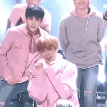 娱乐圈的“毒瘤”，“生殖崇拜”为何如此受年轻人的追捧？