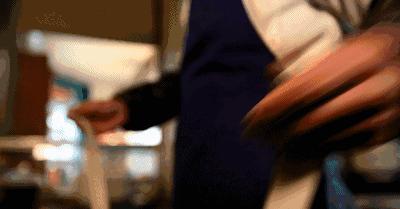 肖战重庆板凳面,肖战现身重庆一面馆吃豌杂面