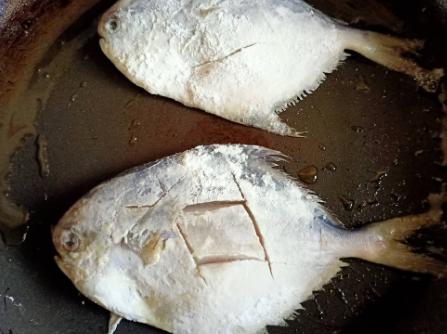 炖鱼放多少料酒,炖鱼时别再放料酒去腥了