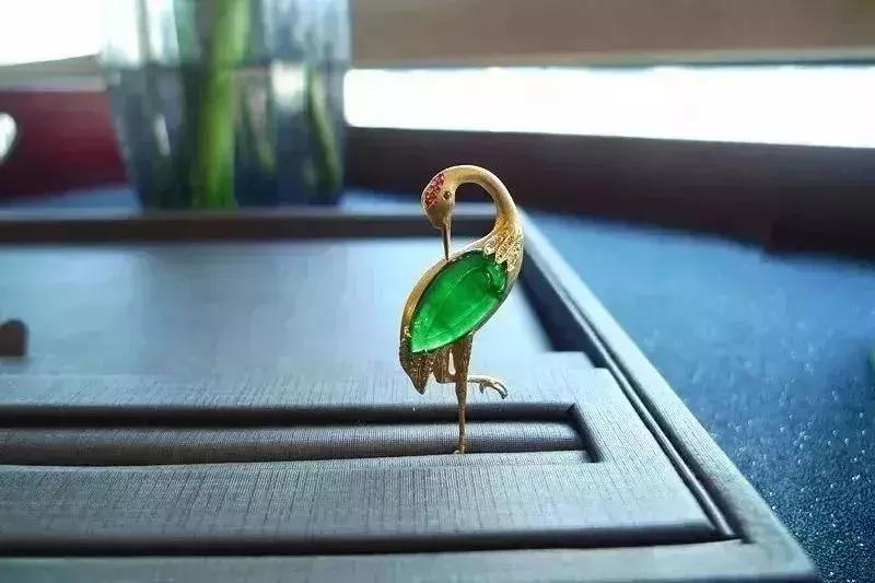 6类人群、30种翡翠。翡翠可不能随便送人，现在看还不晚！