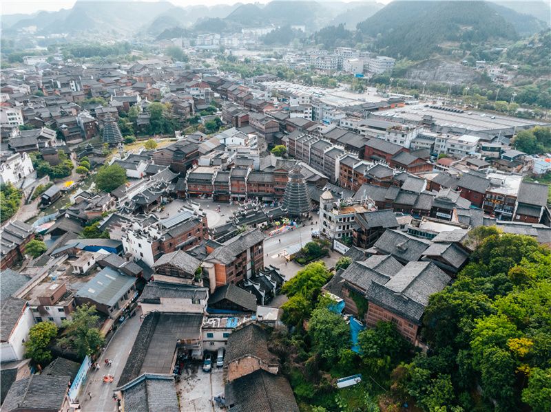 贵州除了千户苗寨还有其他玩的吗,贵州千户苗寨外的古镇