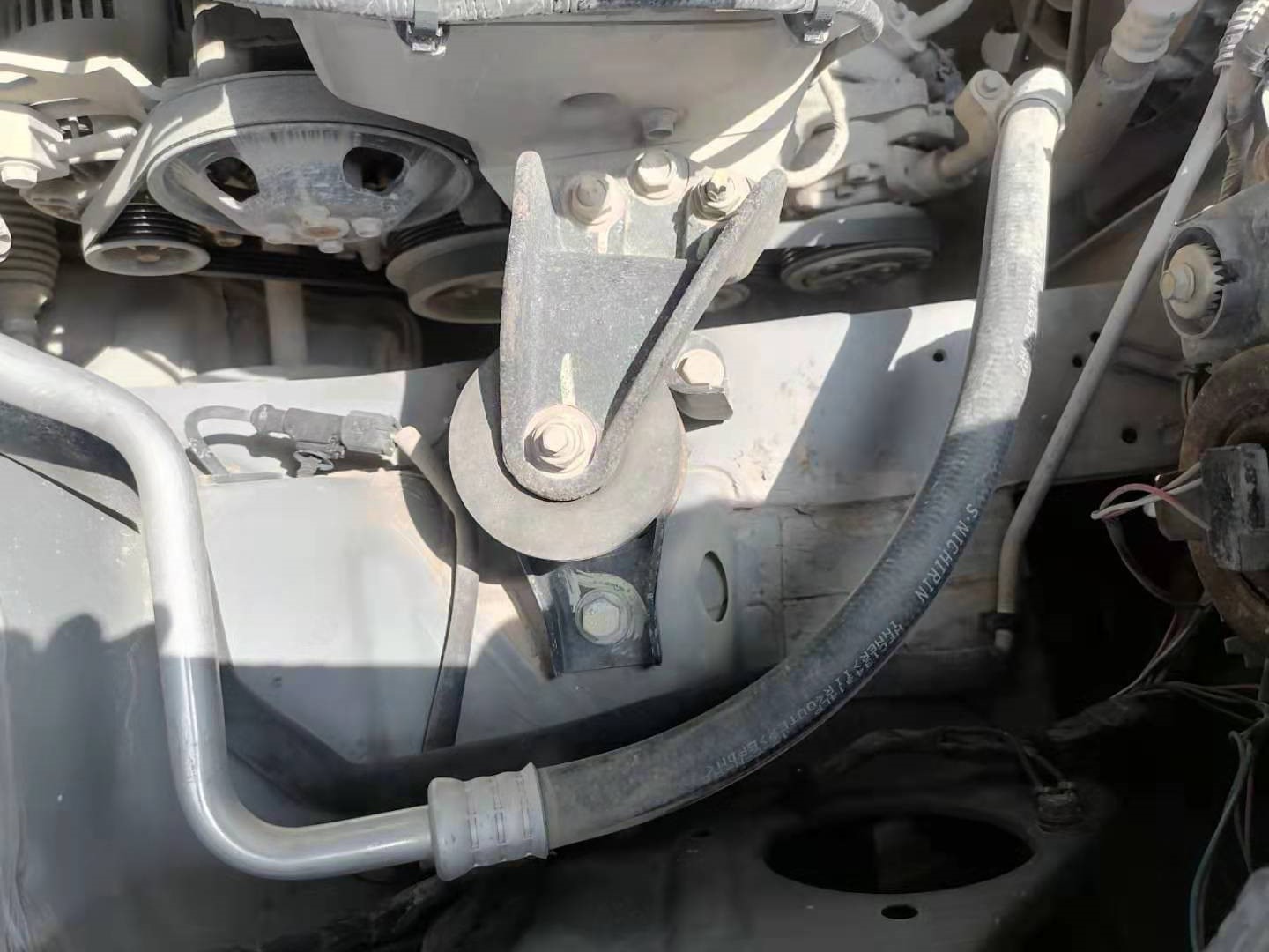 胖哥1万买车,胖哥两百万收奥迪rs6