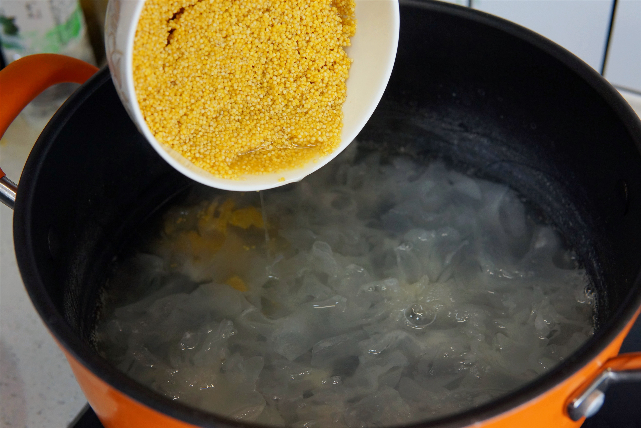 这粥,妈妈早餐必喝,满满的全是胶质,每周喝几次,省买化妆品了