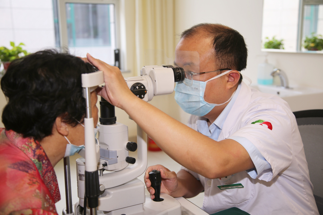 眼科刘振豹：百姓眼中的“光明天使”，帮助5000多人重见光明