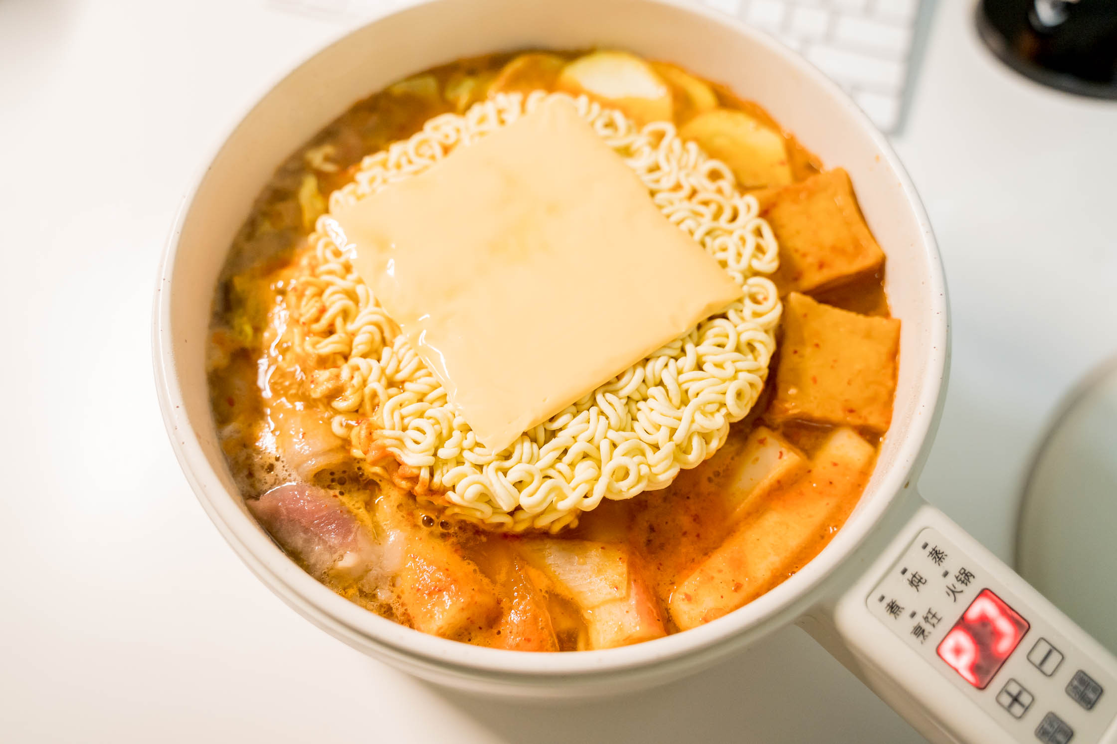 七彩小型电煮锅,热卖多功能电煮锅