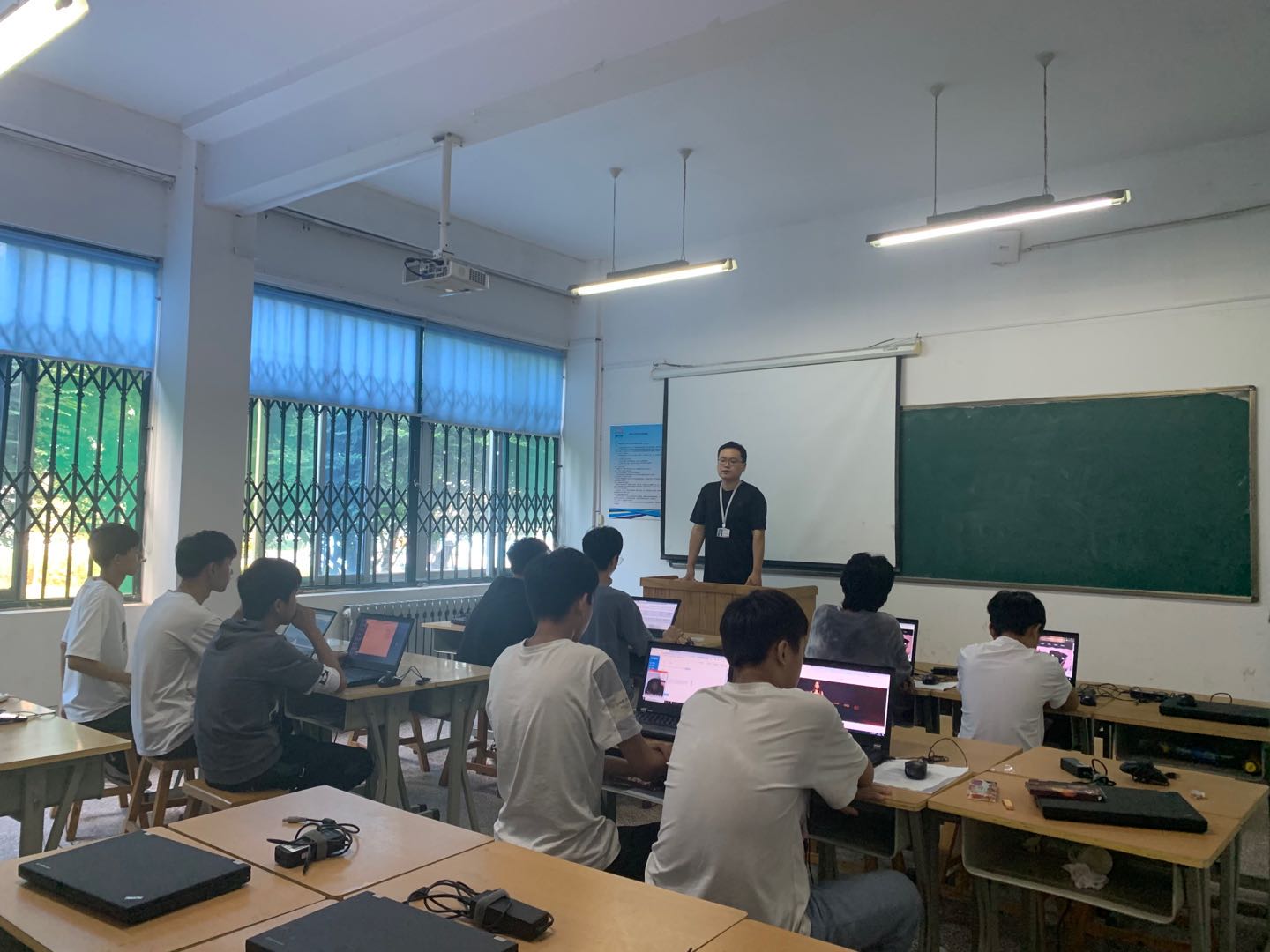 「新生阶段学习成果展示」我在卓训华育IT收获的第一份果实