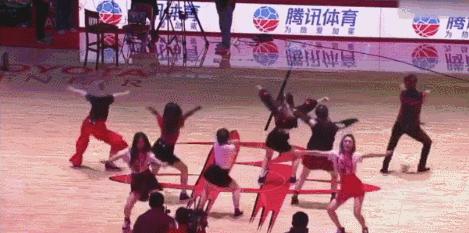 火箭少女篮球名人赛表演,火箭少女nba表演为什么只有8个人