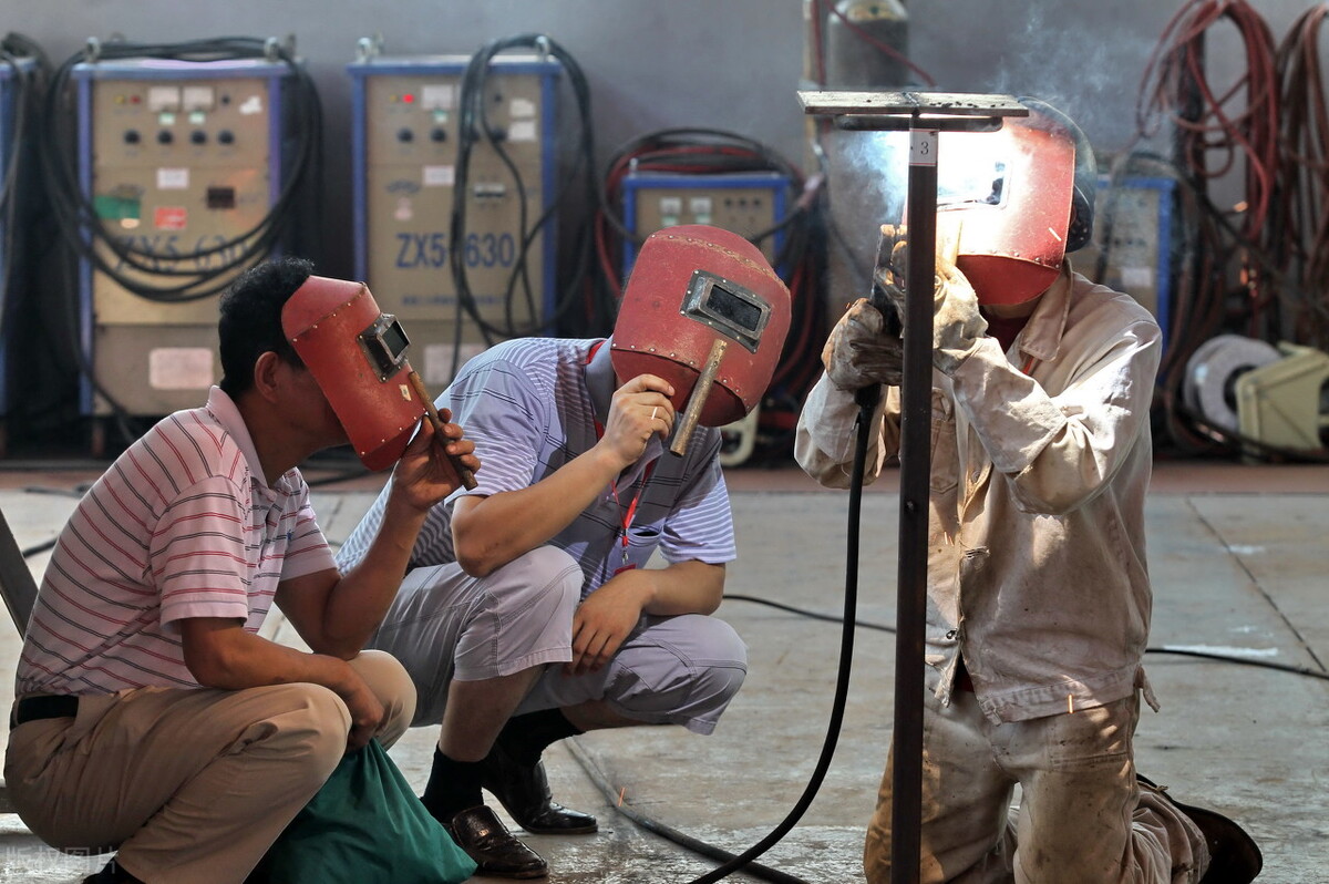 正规国企4500元到手工资多少,在国企工作月入4000