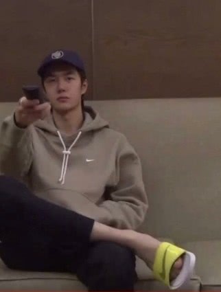 nike王一博穿搭,王一博nike加小香风穿搭