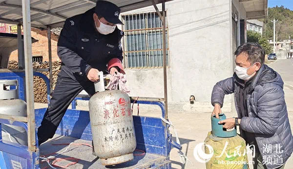 抗疫期间最美辅警,抗疫优秀辅警