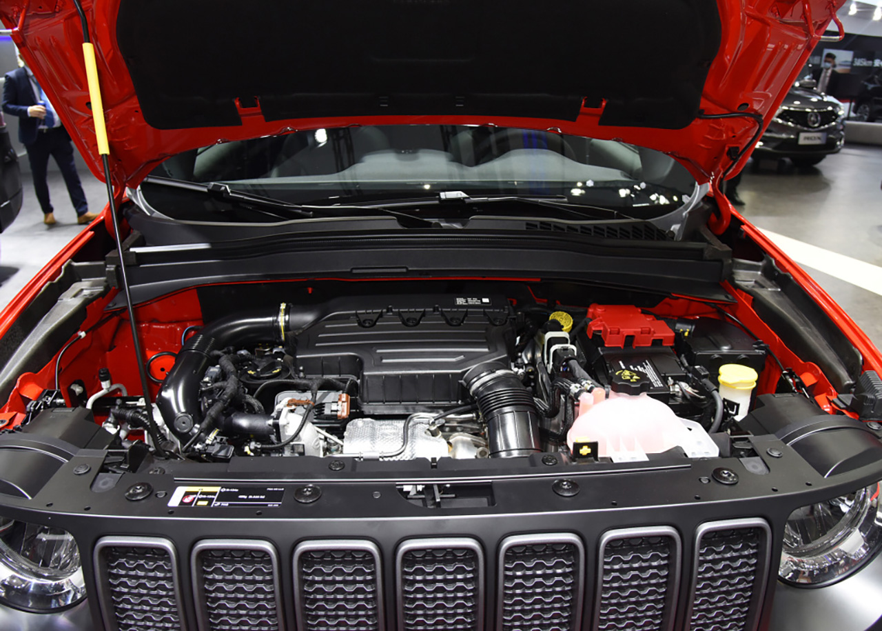 吉普自由侠还值不值得入手,适合女生的小型吉普