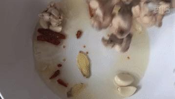 红烧鸡爪正宗做法,红烧鸡的做法最好吃川菜