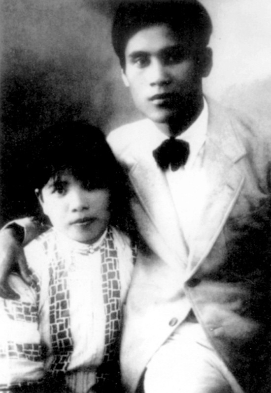 他是最穷的亿万富豪,有几十家银行,却无房无车,儿子是货车司机