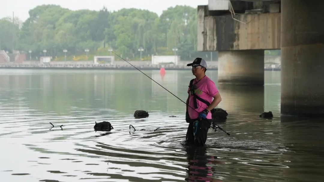 桥桩路亚鳜鱼后多久有鱼,铅头软饵钓鳜鱼手法